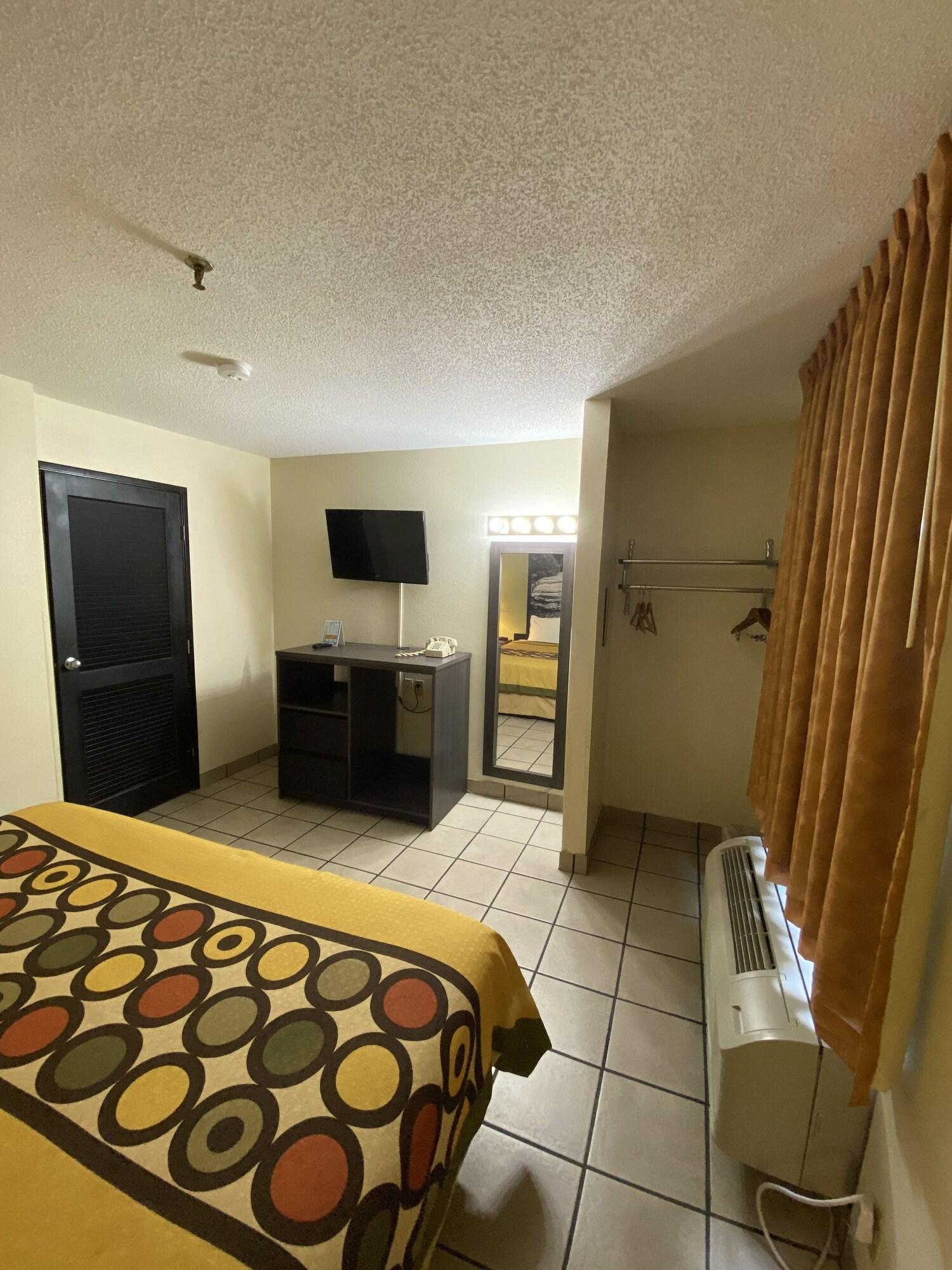 Motel Super 8 By Wyndham Metropolis Exterior foto